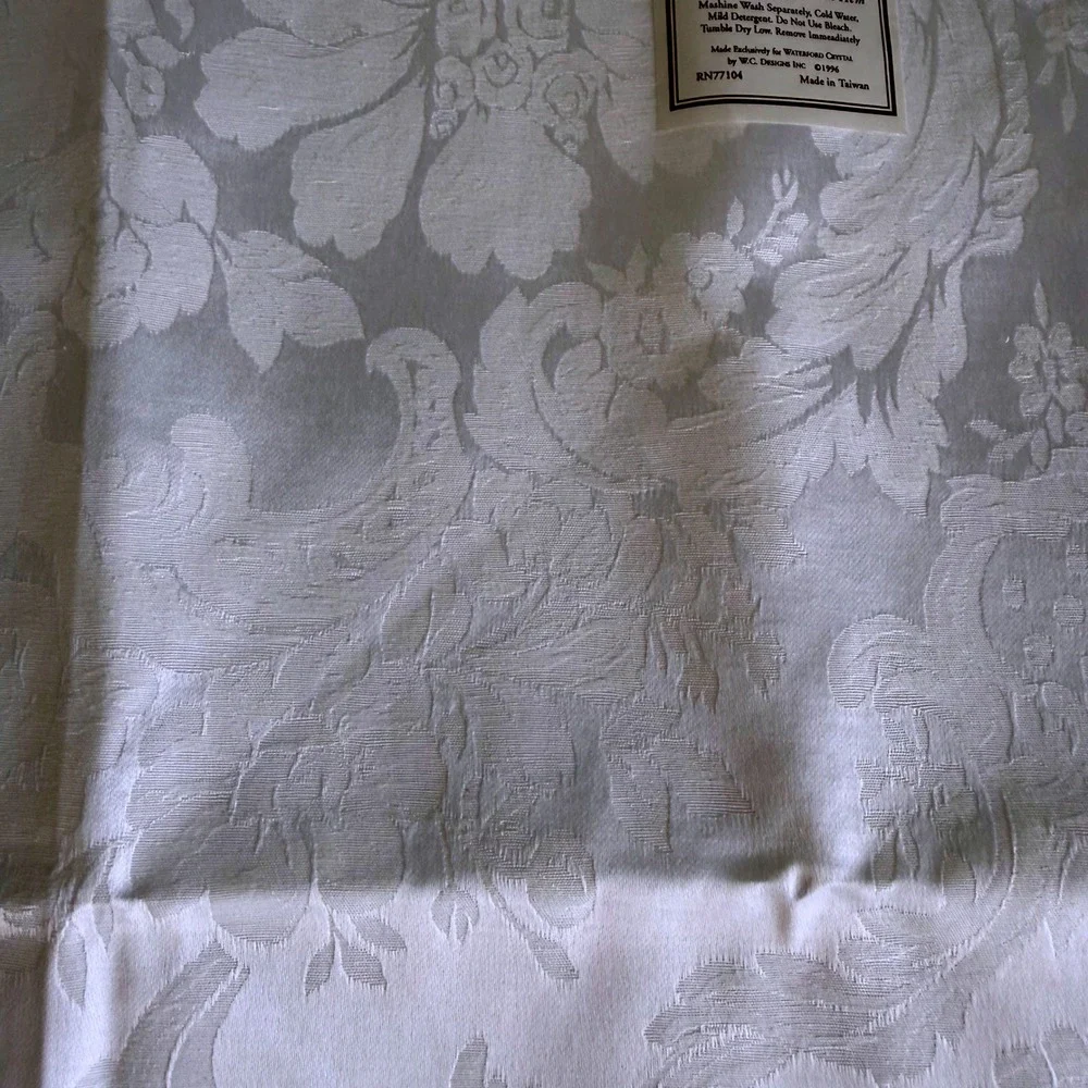 NWT Vintage Waterford Linens Set of 6 Napkins White Pearl Damask Barons Court‎